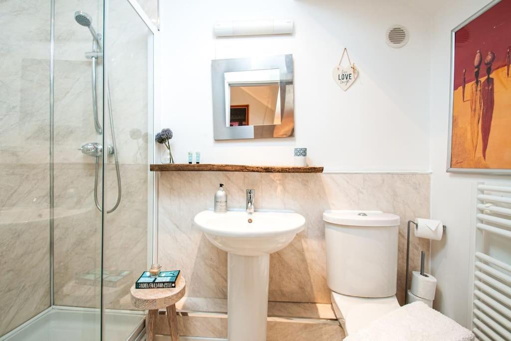 Blueberry Cottage - Lower Mill Estate Somerford Keynes エクステリア 写真